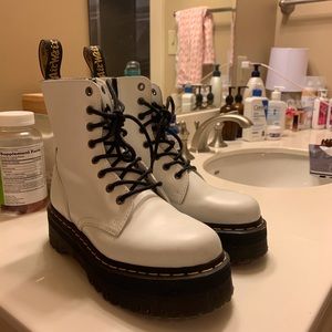 White Jadon smooth leather platform dr.martens